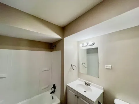 $240,000 | 16535 Elm Court, South Holland, IL 60473