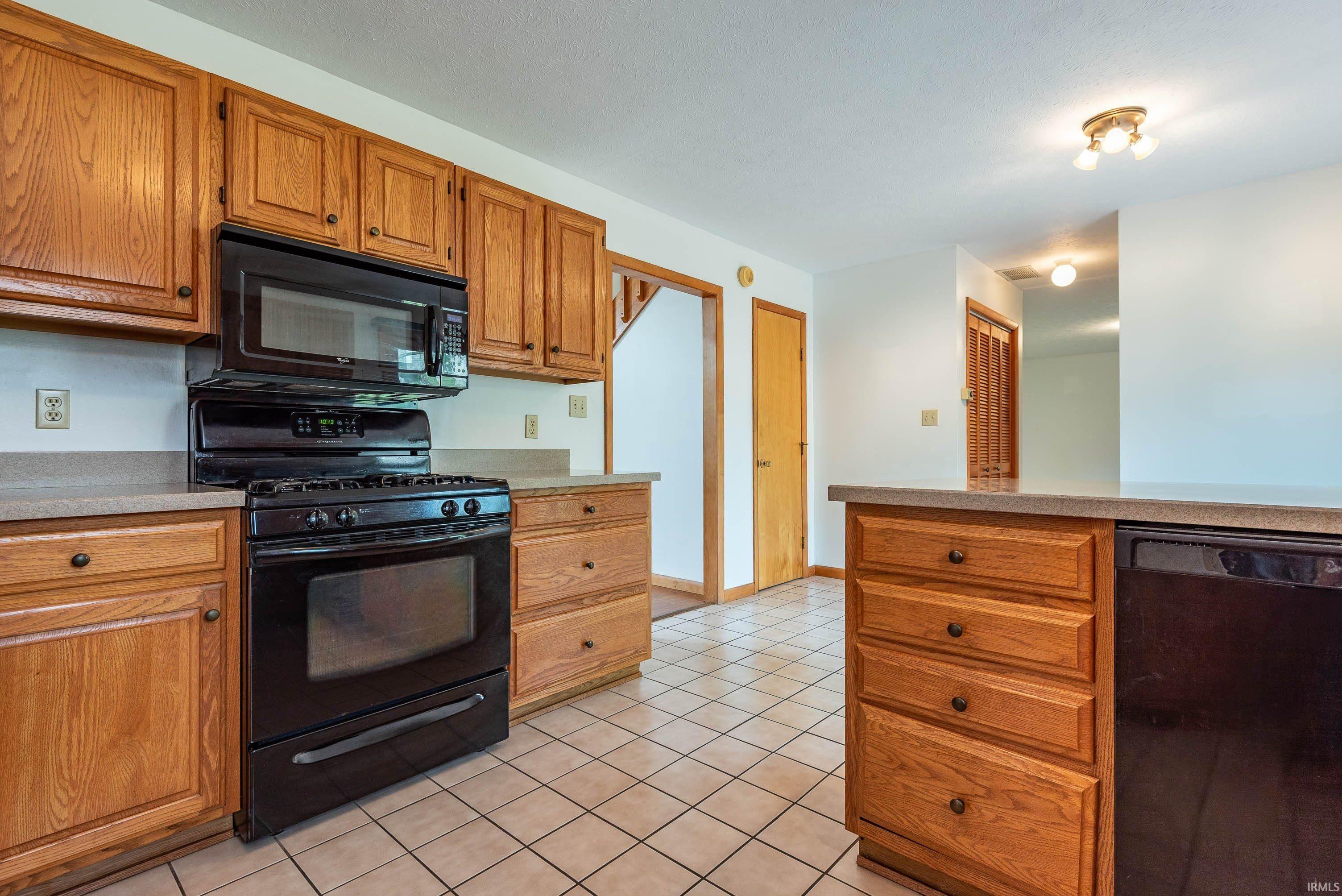 3832 South Laura Way Bloomington, IN 47401 - Photo 16 of 36