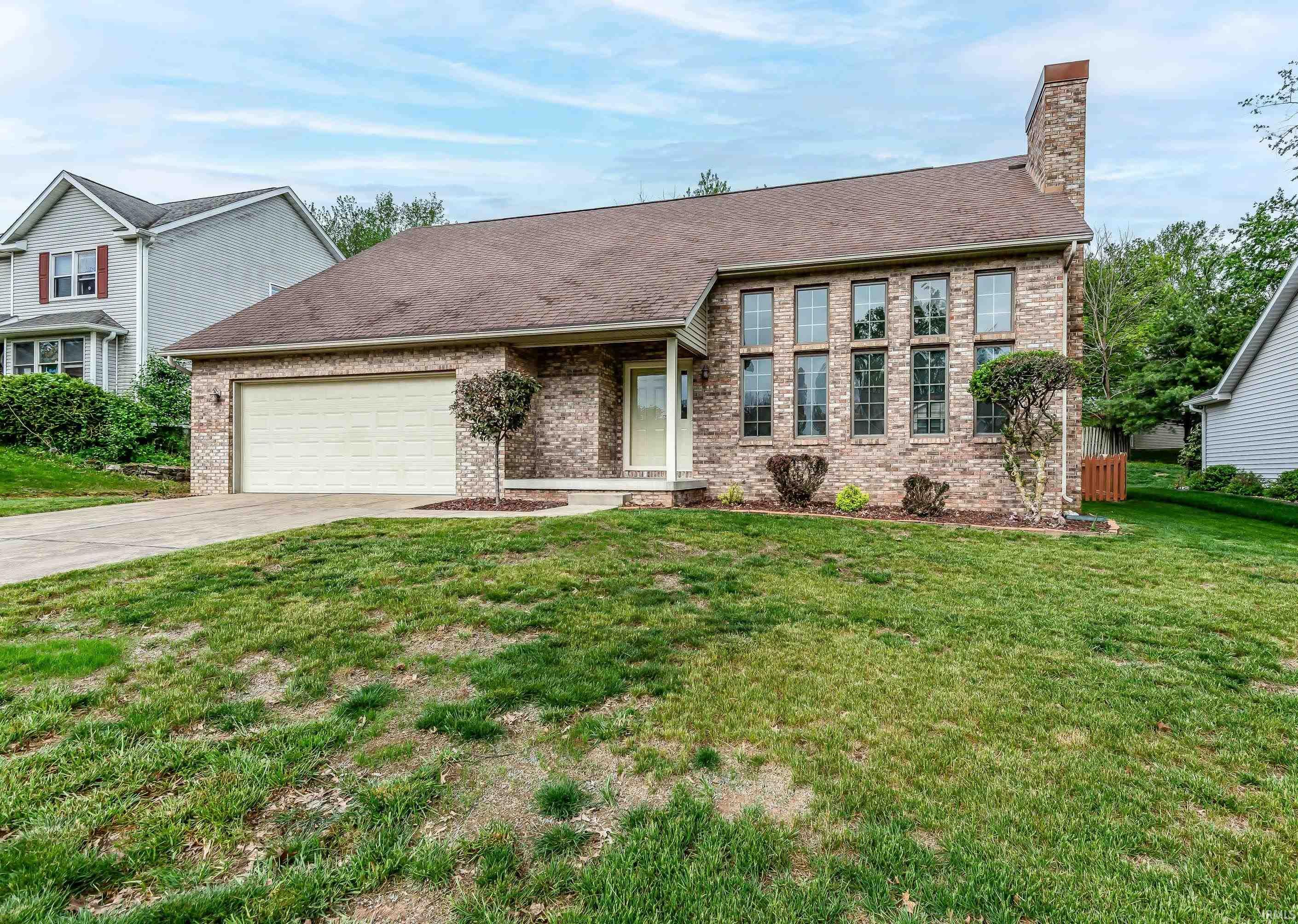 3832 South Laura Way Bloomington, IN 47401 - Photo 2 of 36