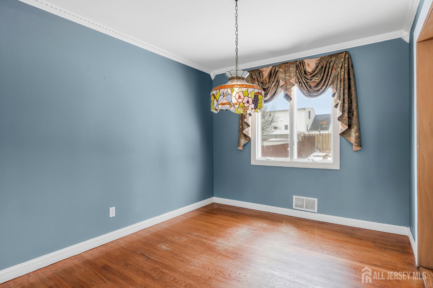 325 Colonia Boulevard Colonia, NJ 07067 - Photo 11 of 38
