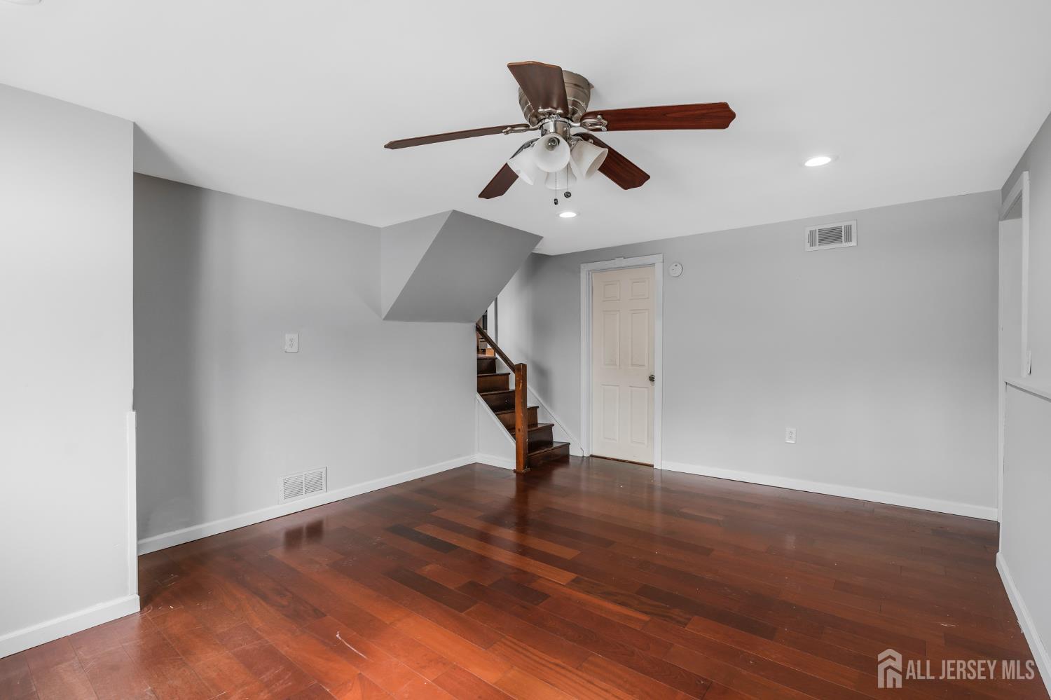 325 Colonia Boulevard Colonia, NJ 07067 - Photo 13 of 38