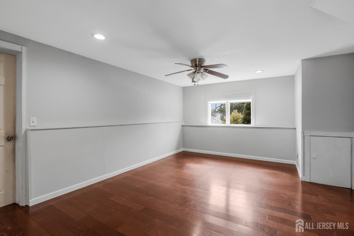 325 Colonia Boulevard Colonia, NJ 07067 - Photo 14 of 38