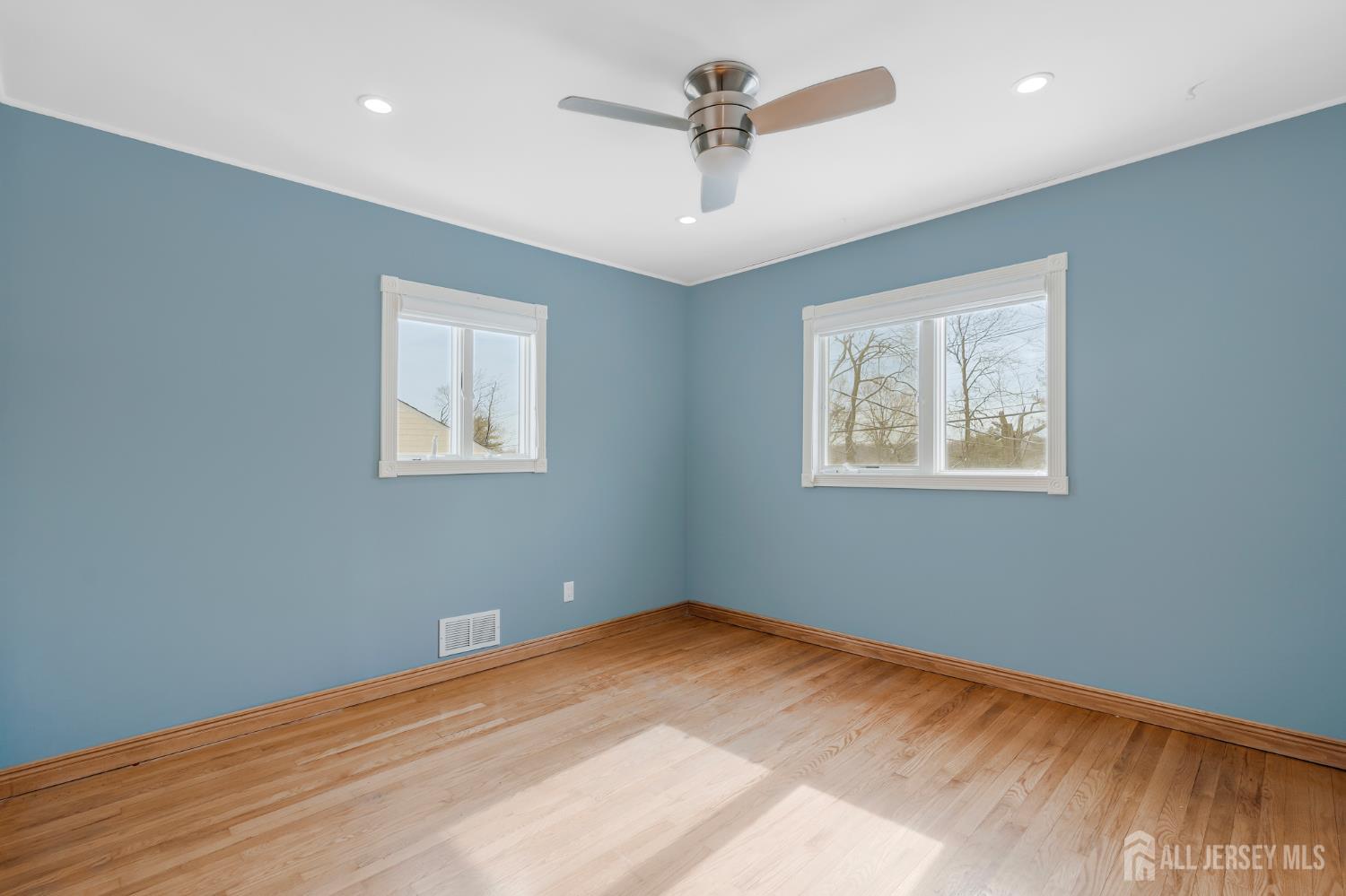 325 Colonia Boulevard Colonia, NJ 07067 - Photo 16 of 38