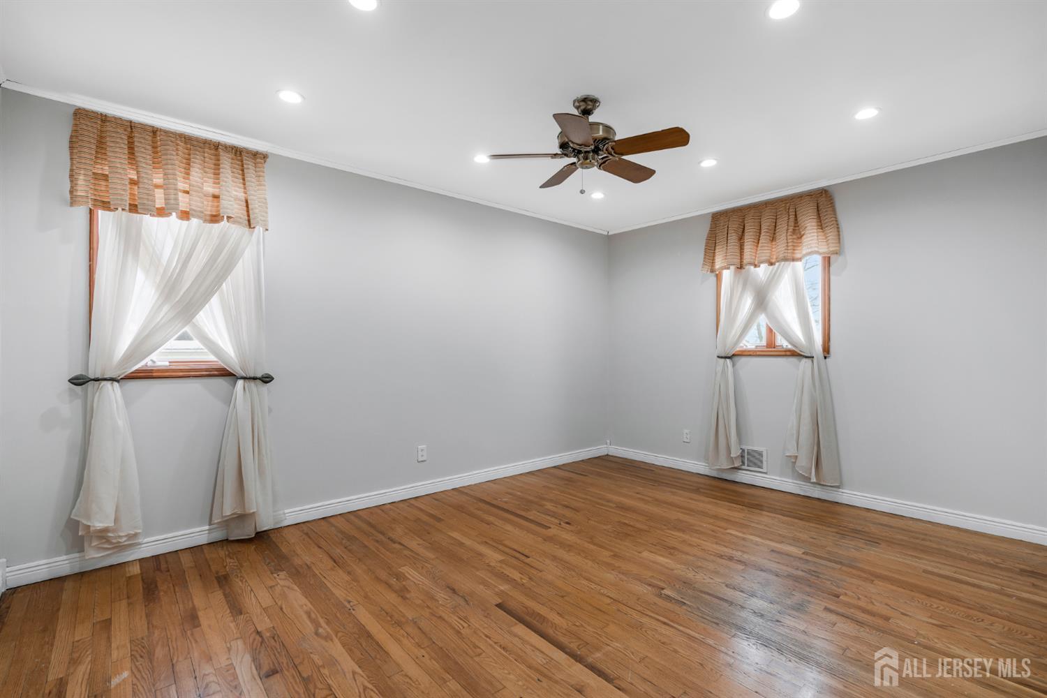 325 Colonia Boulevard Colonia, NJ 07067 - Photo 17 of 38