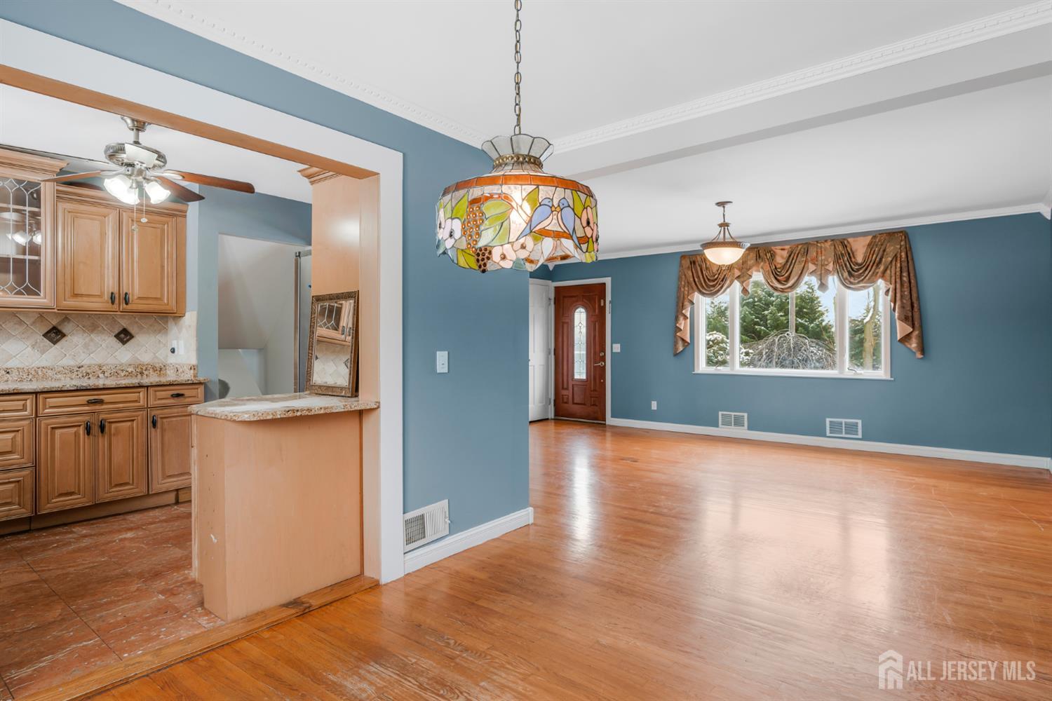 325 Colonia Boulevard Colonia, NJ 07067 - Photo 10 of 38