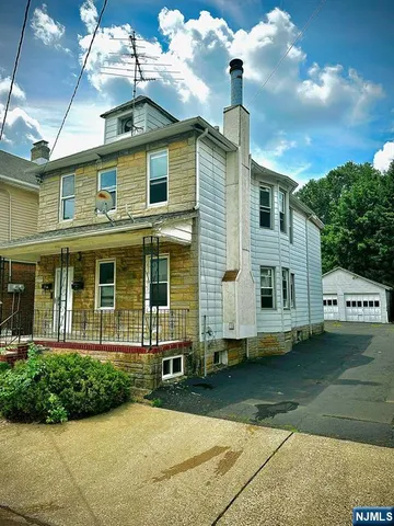 $2,600 | 1760 Winfield Street, Unit 2, Rahway, NJ 07065