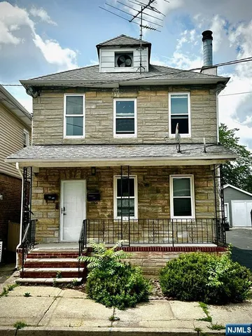 $2,600 | 1760 Winfield Street, Unit 2, Rahway, NJ 07065