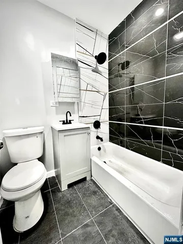 $2,600 | 1760 Winfield Street, Unit 2, Rahway, NJ 07065