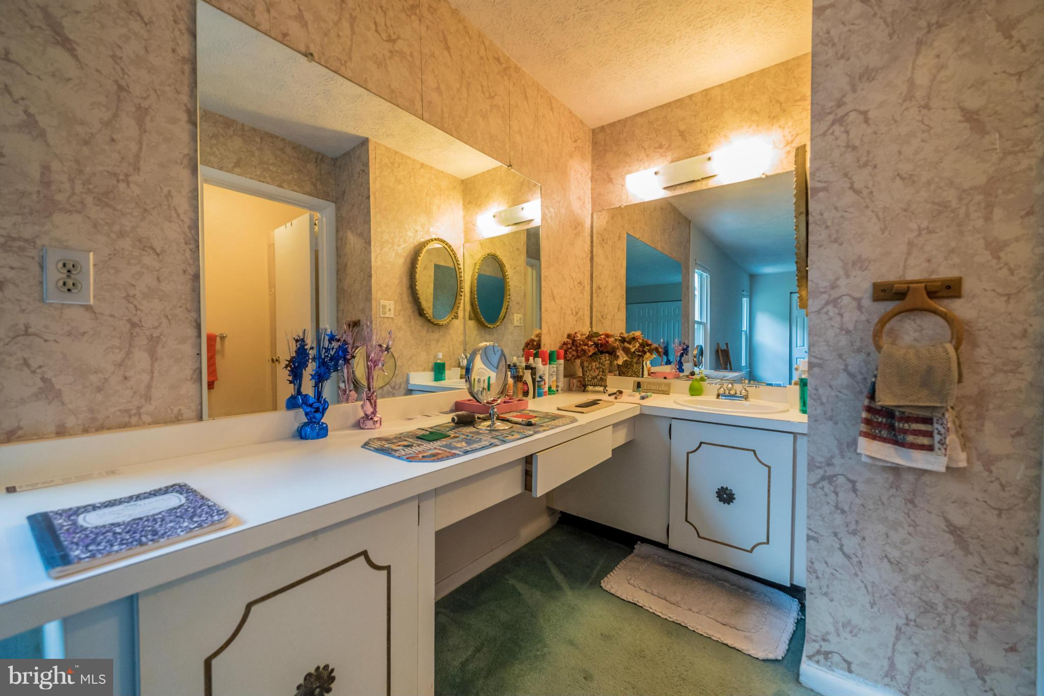 12309 Pueblo Road Gaithersburg, MD 20878 - Photo 11 of 18 Bath (Master)