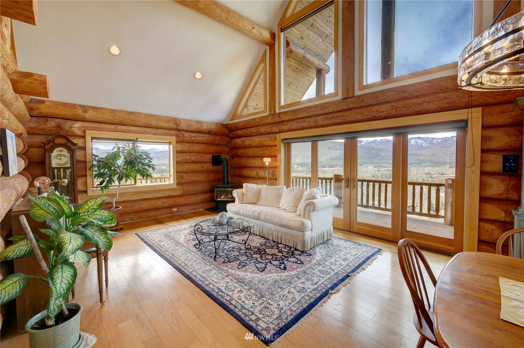 20 Pony Road Winthrop, WA 98862 - Photo 15 of 40 a living room with furniture and a wooden floor