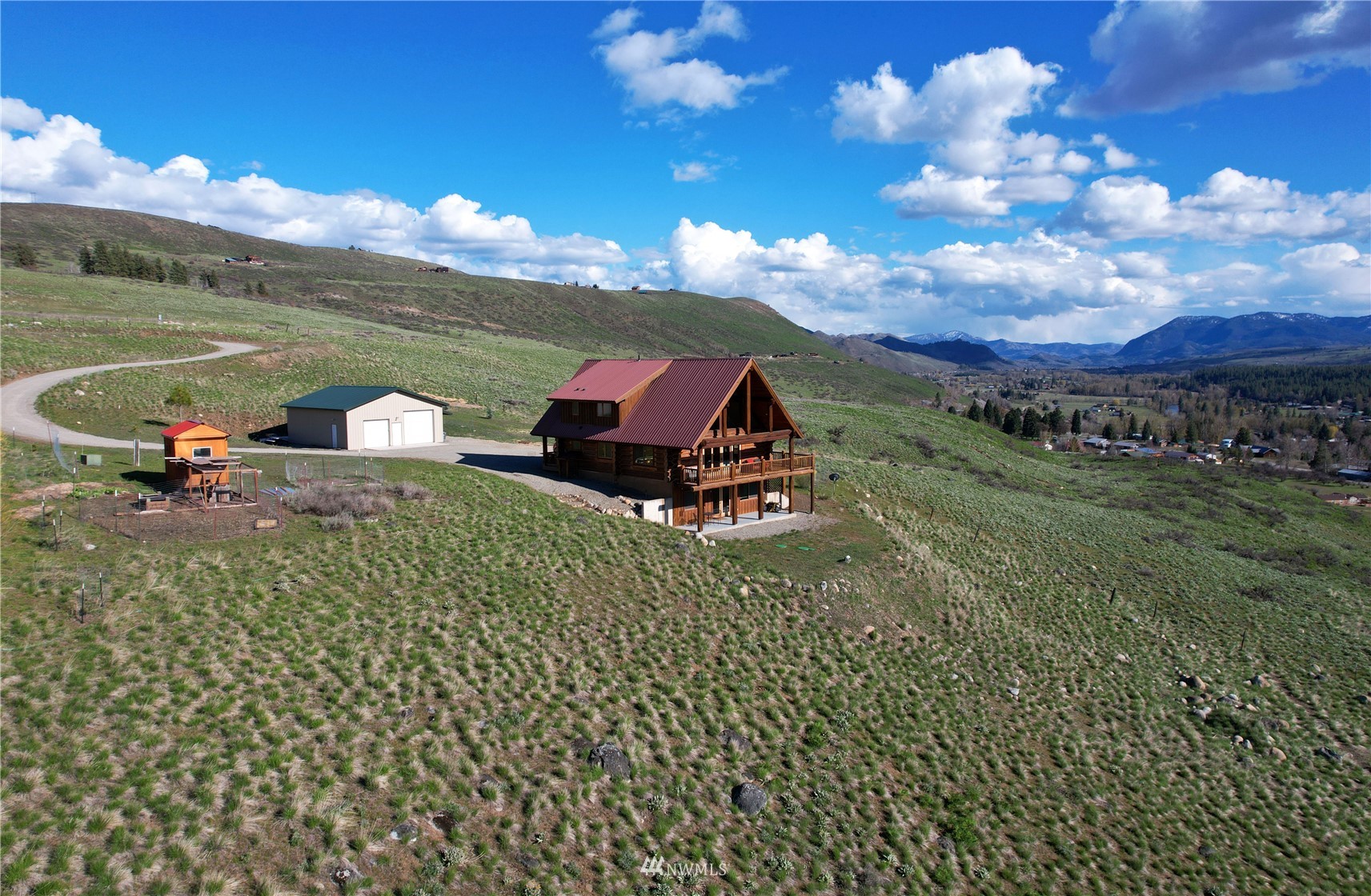 20 Pony Road Winthrop, WA 98862 - Photo 2 of 40