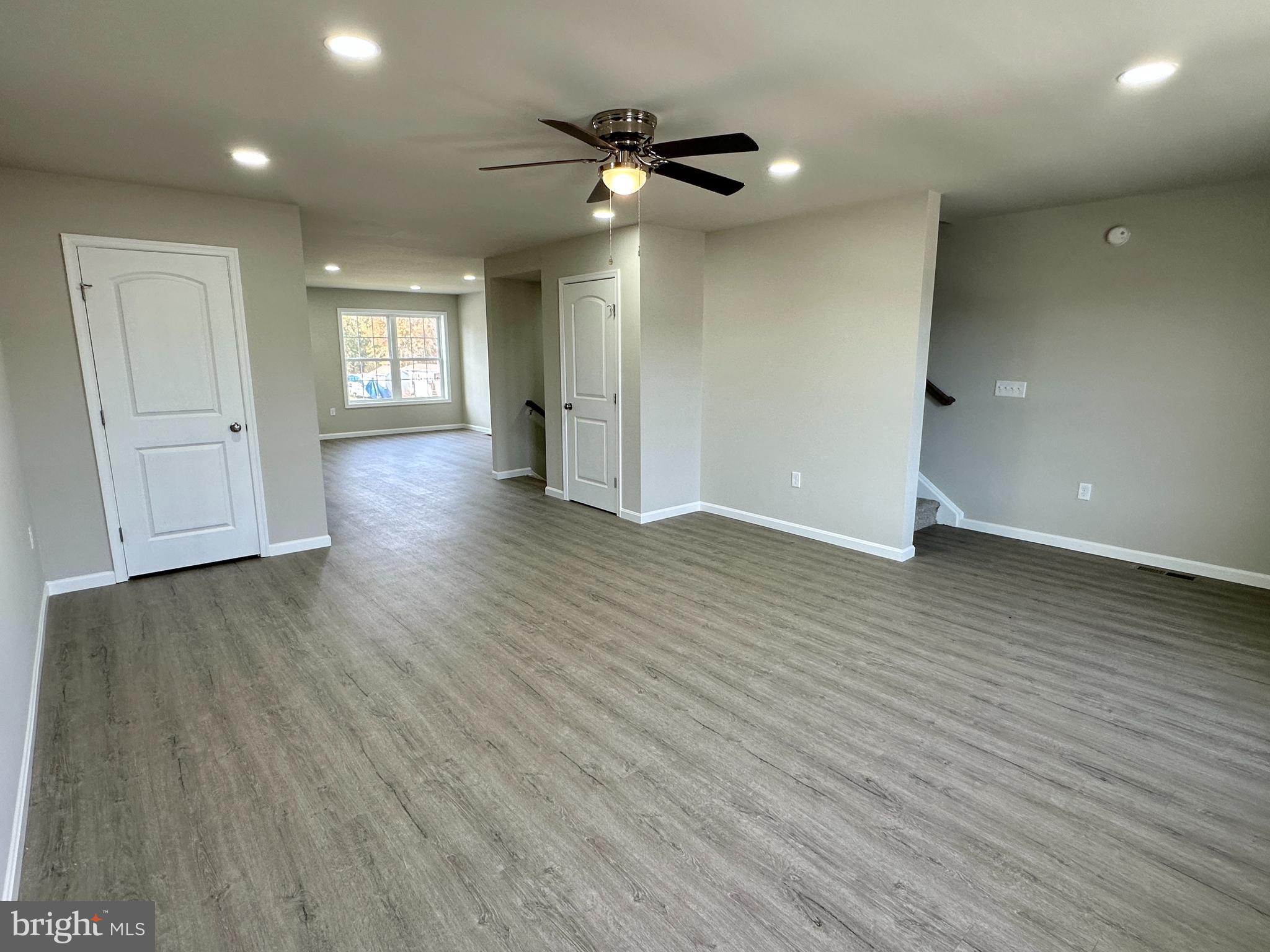 226 Rojan Road Dover, DE 19901 - Photo 13 of 31 LIVING ROOM
