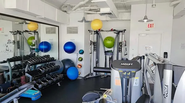 $2,600 | 10 Southwest South River Drive, Unit 802, Miami, FL 33130