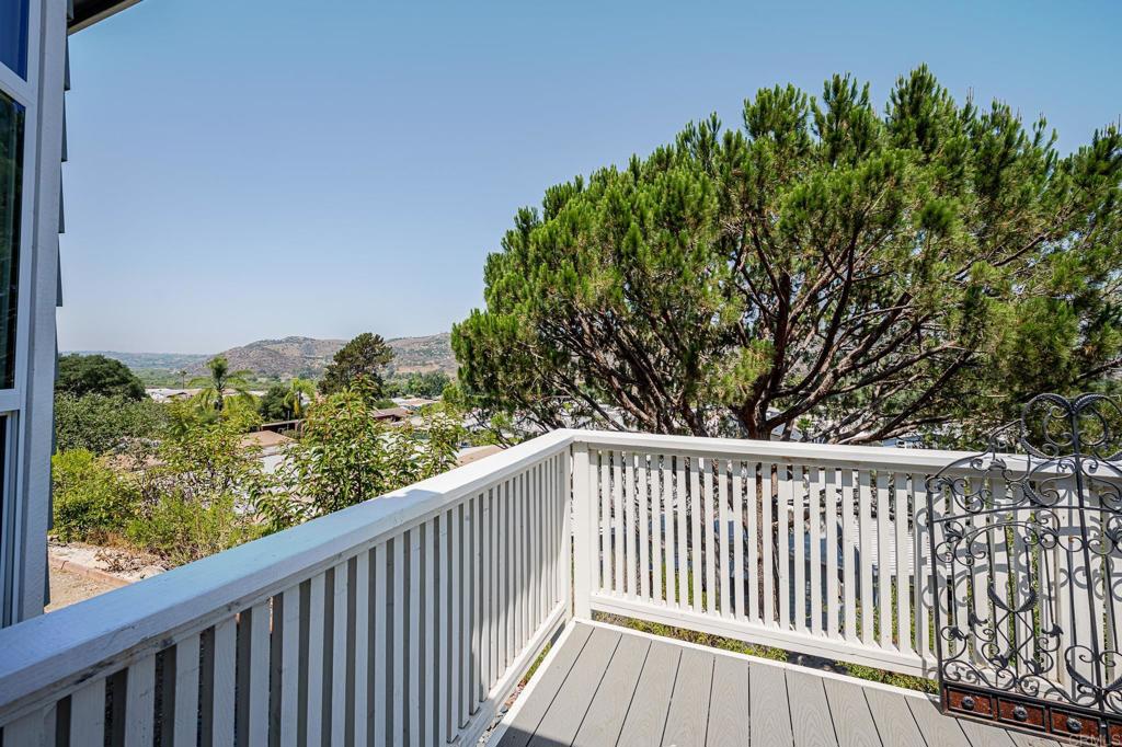 4650 Dulin Road, Unit 192 Fallbrook, CA 92003 - Photo 27 of 42 a view of a wooden fence