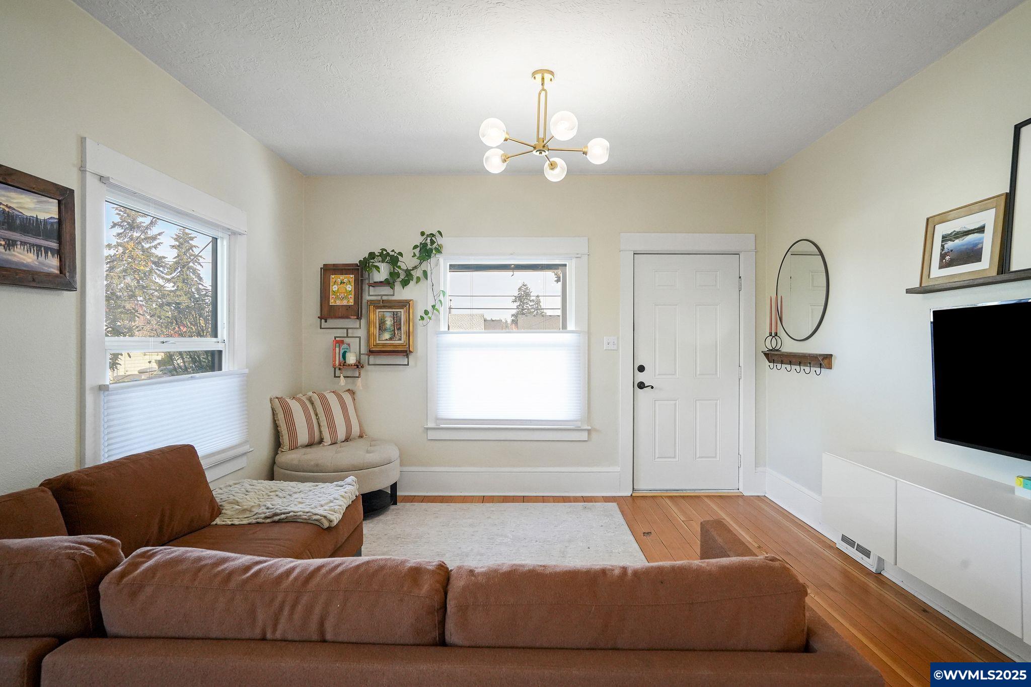 207 Steelhammer Road Silverton, OR 97381 - Photo 4 of 25 Gallery Image 4