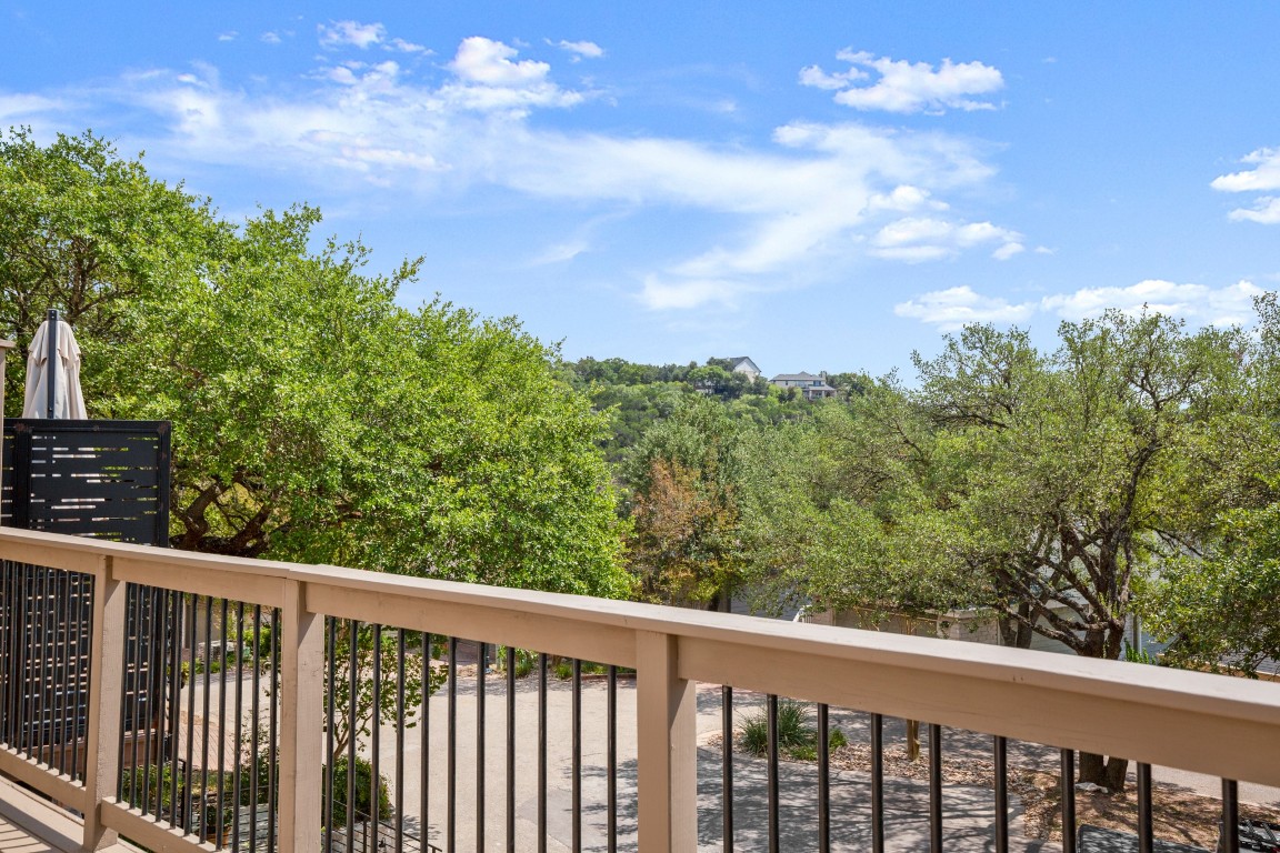 4906 Bob Cat Run Austin, TX 78731 - Photo 23 of 37 View of balcony