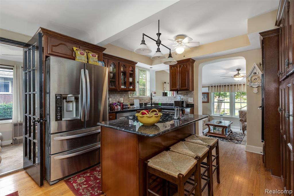21071 Thorofare Road Grosse Ile, MI 48138 - Photo 9 of 23