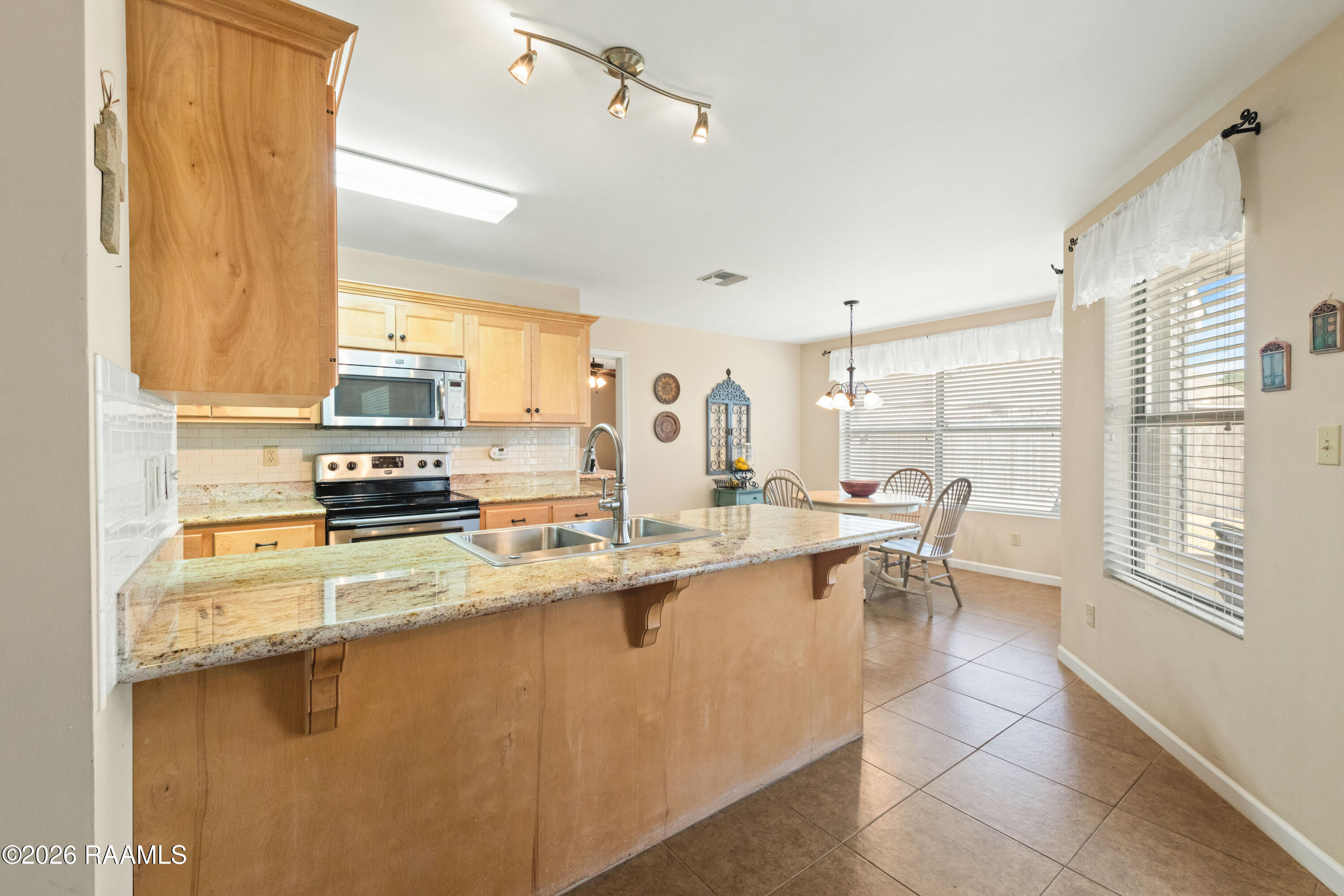 704 Breaux Road Lafayette, LA 70507 - Photo 8 of 26 704Breaux-27