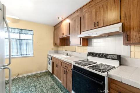 $450,000 | 150 East Fiesta Green, Port Hueneme, CA 93041