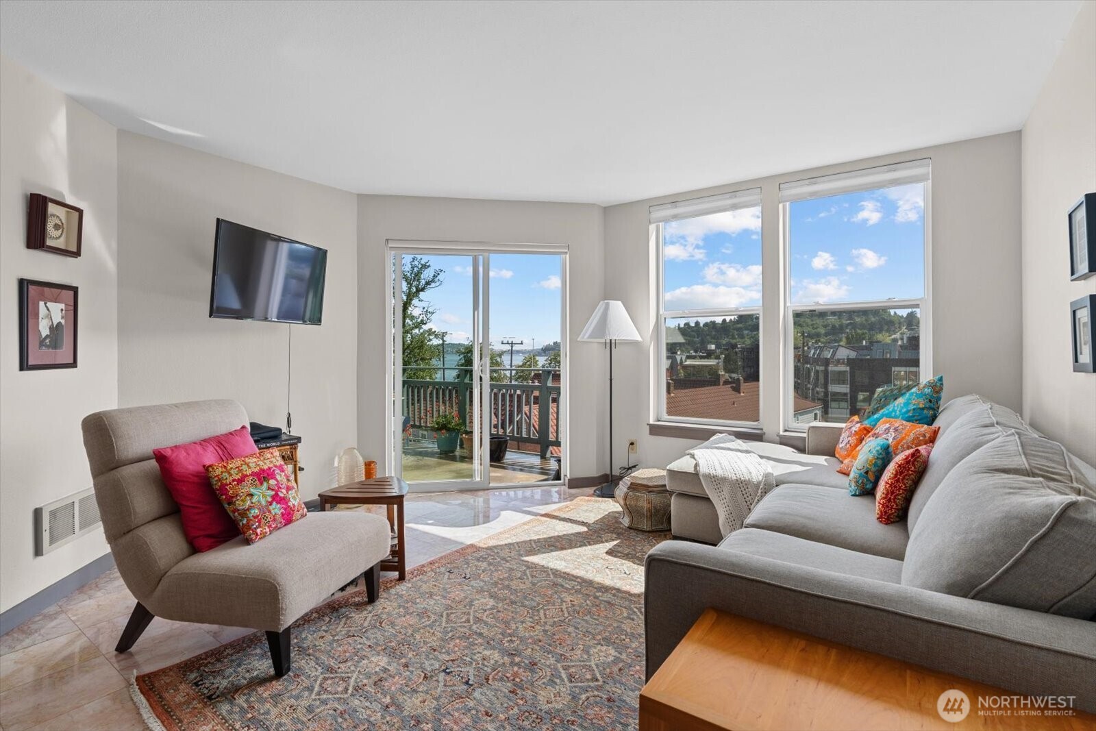 2920 Alki Avenue Southwest, Unit 409 Seattle, WA 98116 - Photo 4 of 26