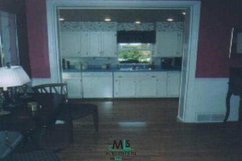 2016 Hampton Road Grosse Pointe, MI 48236 - Photo 5 of 9 665010-4.JPG
