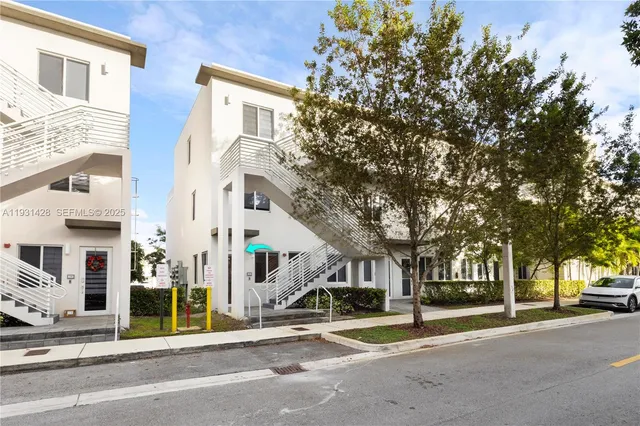 $3,300 | 6425 Northwest 103rd Place, Unit 101, Doral, FL 33178