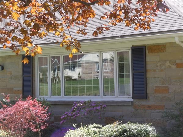 9 Ridgeway Circle Springfield, MA 01118 - Photo 3 of 13 a front view of a house