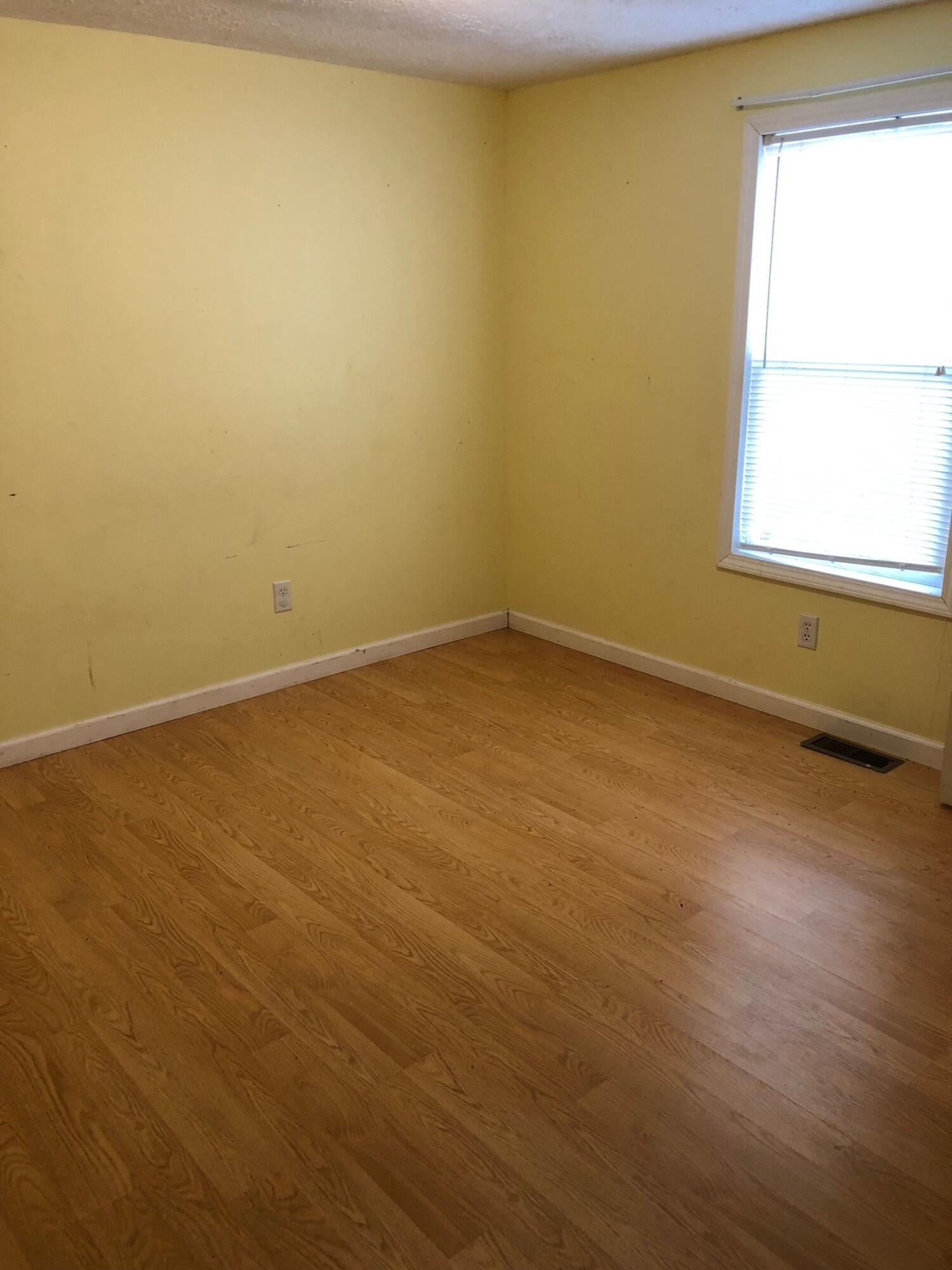 227 Ridge Road Fall Branch, TN 37656 - Photo 14 of 24 IMG_5538