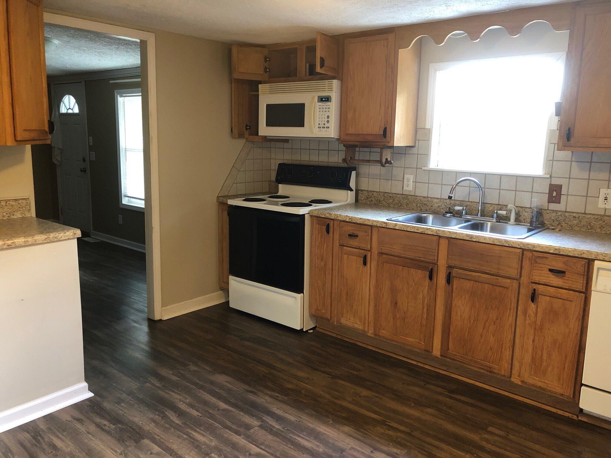 227 Ridge Road Fall Branch, TN 37656 - Photo 6 of 24 IMG_5527