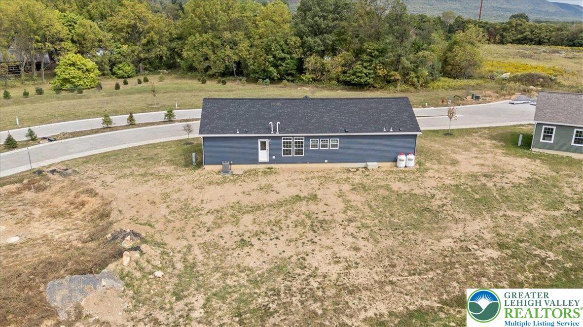 3983 Hastings Road Walnutport, PA 18088 - Photo 8 of 39