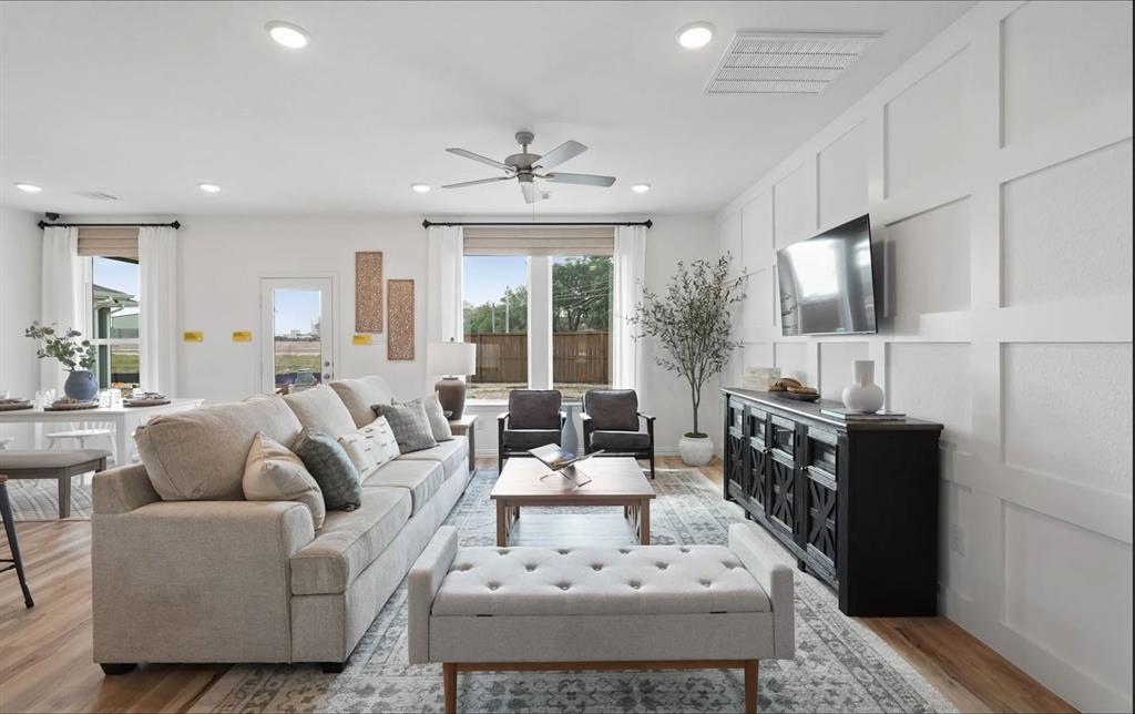 608 Godley Ranch Godley, TX 76044 - Photo 9 of 40 Copperwood example of family room windows