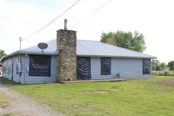 $99,000 | 407 West 3rd Street, Franklin, KS 66735