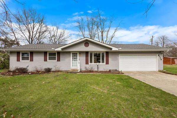 $259,900 | 4720 East 1040th Street North, Demotte, IN 46310