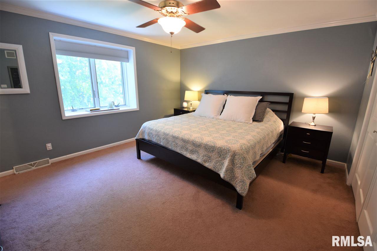 6537 North Post Oak Road Peoria, IL 61615 - Photo 9 of 24 Gallery Image 9