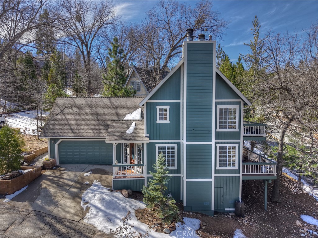 28223 North Bay Road Lake Arrowhead, CA 92352 - Photo 39 of 39 a front view of a house with garden