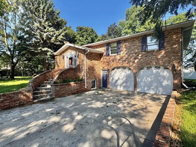 $279,000 | 212 Carrow Circle, Marshall, MN 56258