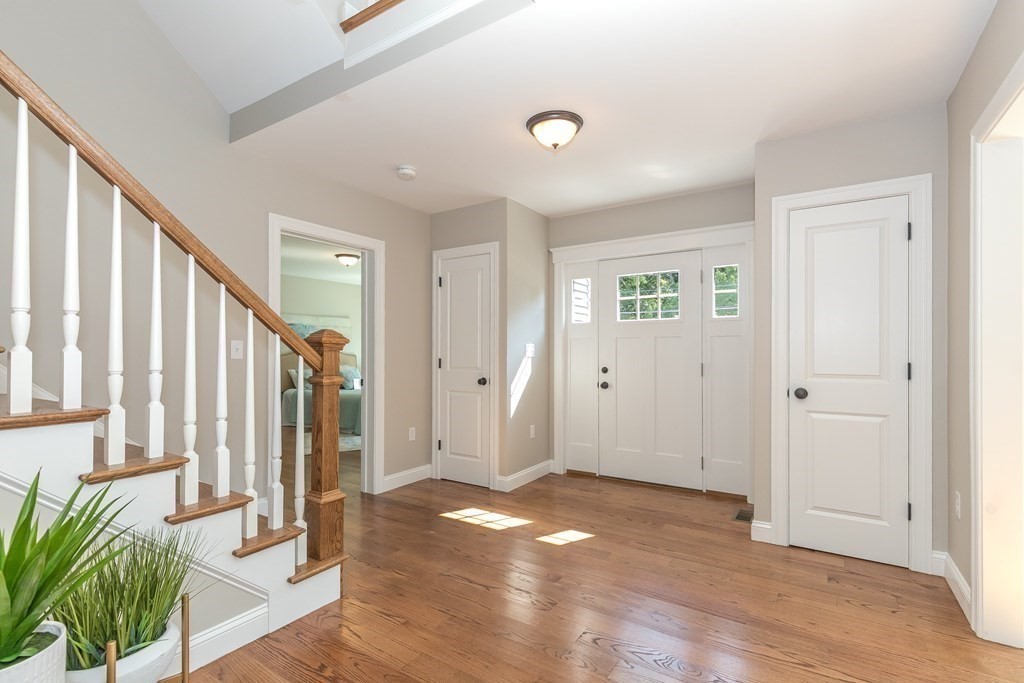 35 Donald Road Burlington, MA 01803 - Photo 4 of 42 Gallery Image 4