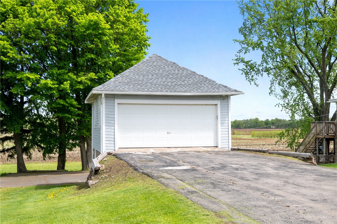 3247 Ridge Road Williamson, NY 14589 - Photo 3 of 19