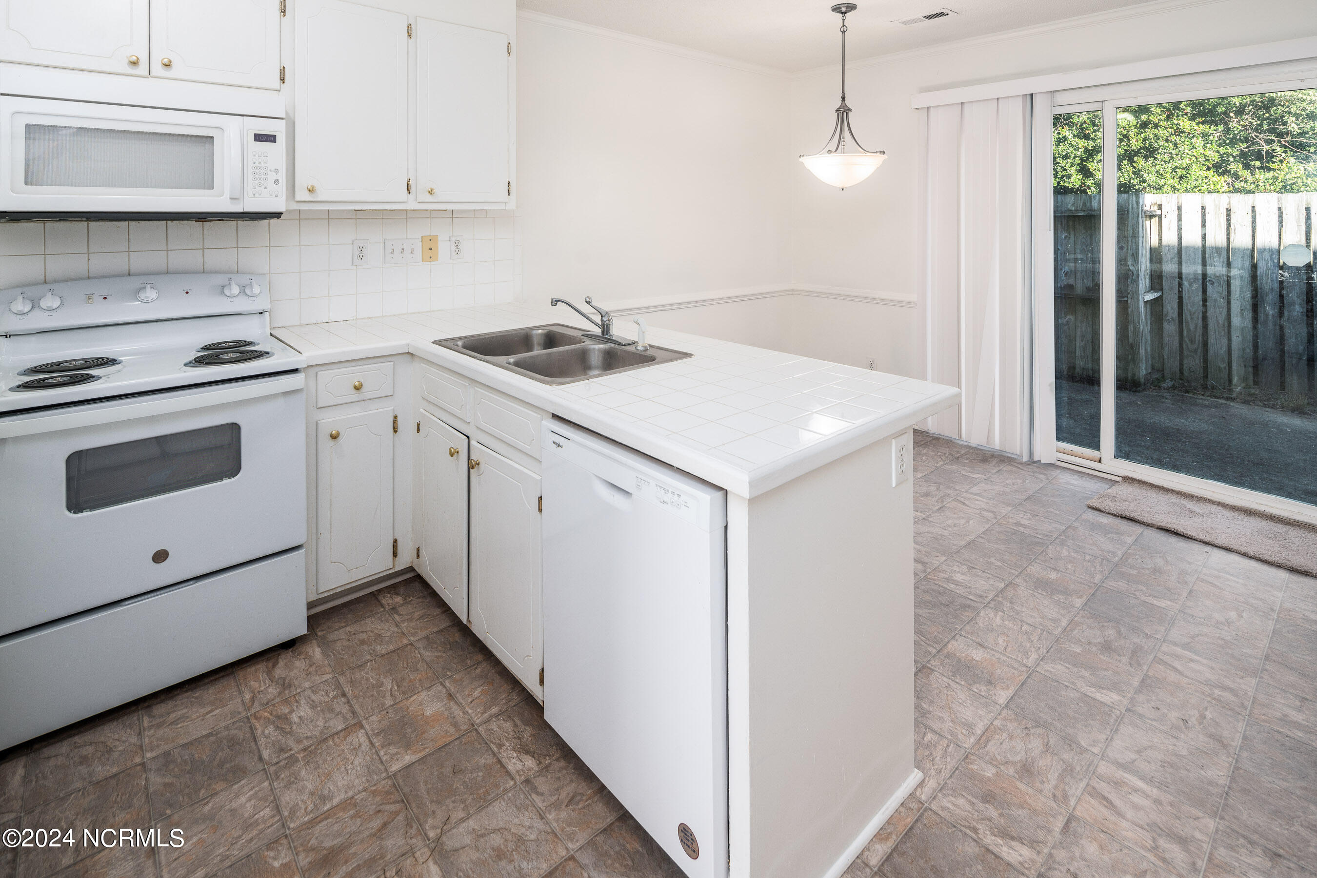 985 Spring Forest Road, Unit C6 Greenville, NC 27834 - Photo 11 of 26 20240117 MLS D_Parker 985 Spring Forest
