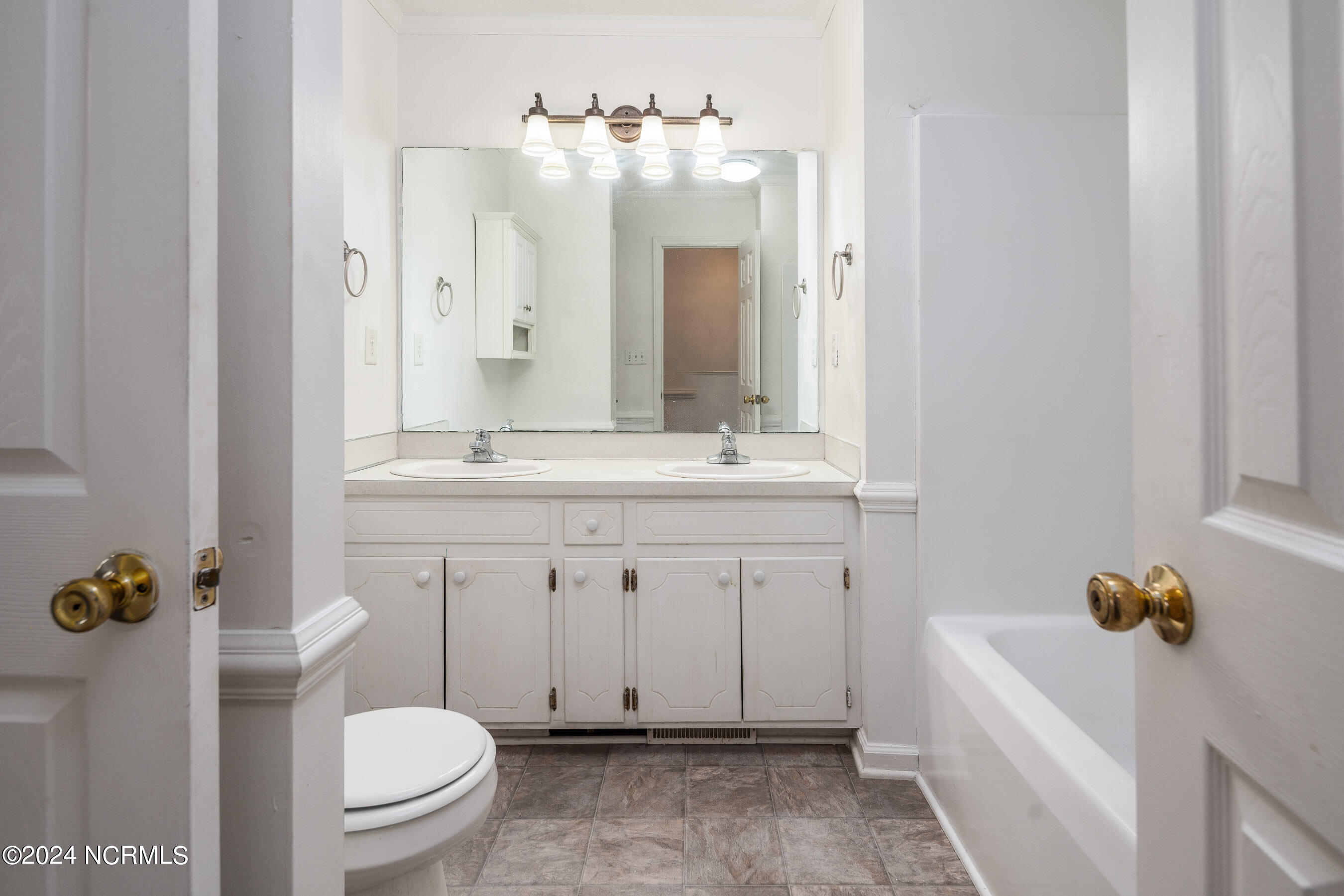 985 Spring Forest Road, Unit C6 Greenville, NC 27834 - Photo 17 of 26 20240117 MLS D_Parker 985 Spring Forest