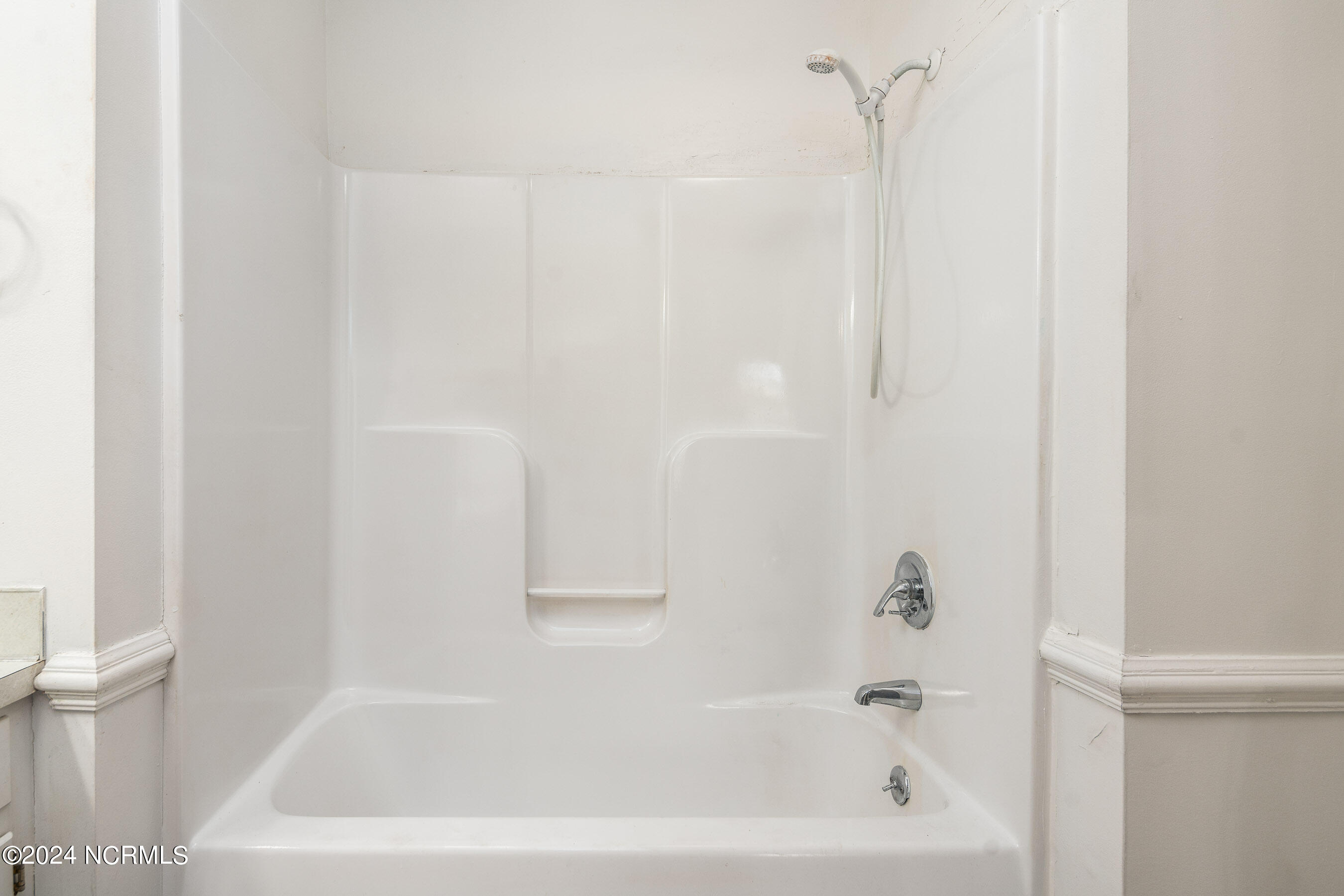 985 Spring Forest Road, Unit C6 Greenville, NC 27834 - Photo 19 of 26 20240117 MLS D_Parker 985 Spring Forest