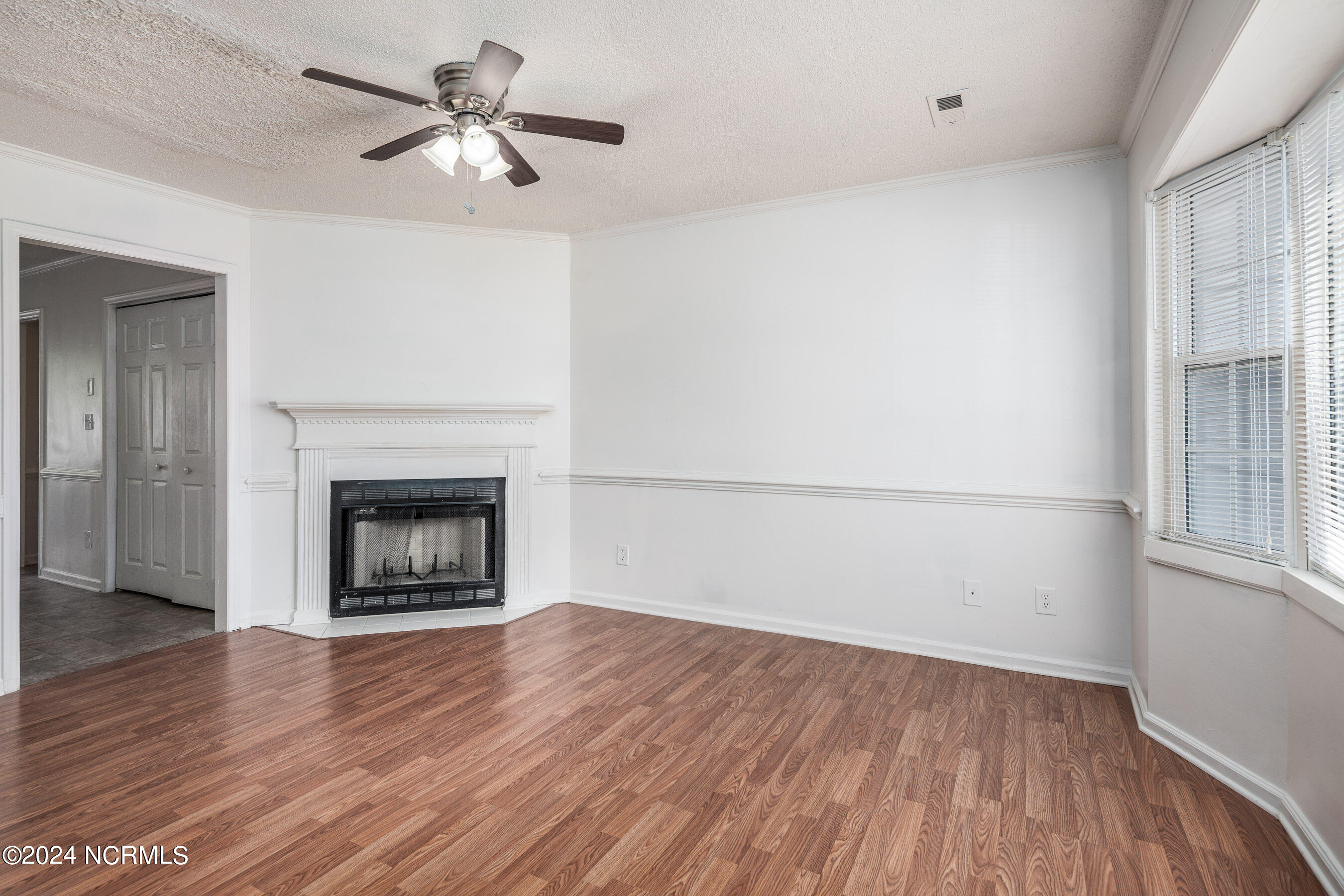 985 Spring Forest Road, Unit C6 Greenville, NC 27834 - Photo 5 of 26 20240117 MLS D_Parker 985 Spring Forest
