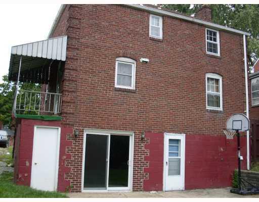 1043 McCoy Road McKees Rocks, PA 15136 - Photo 2 of 3 Exterior Back.