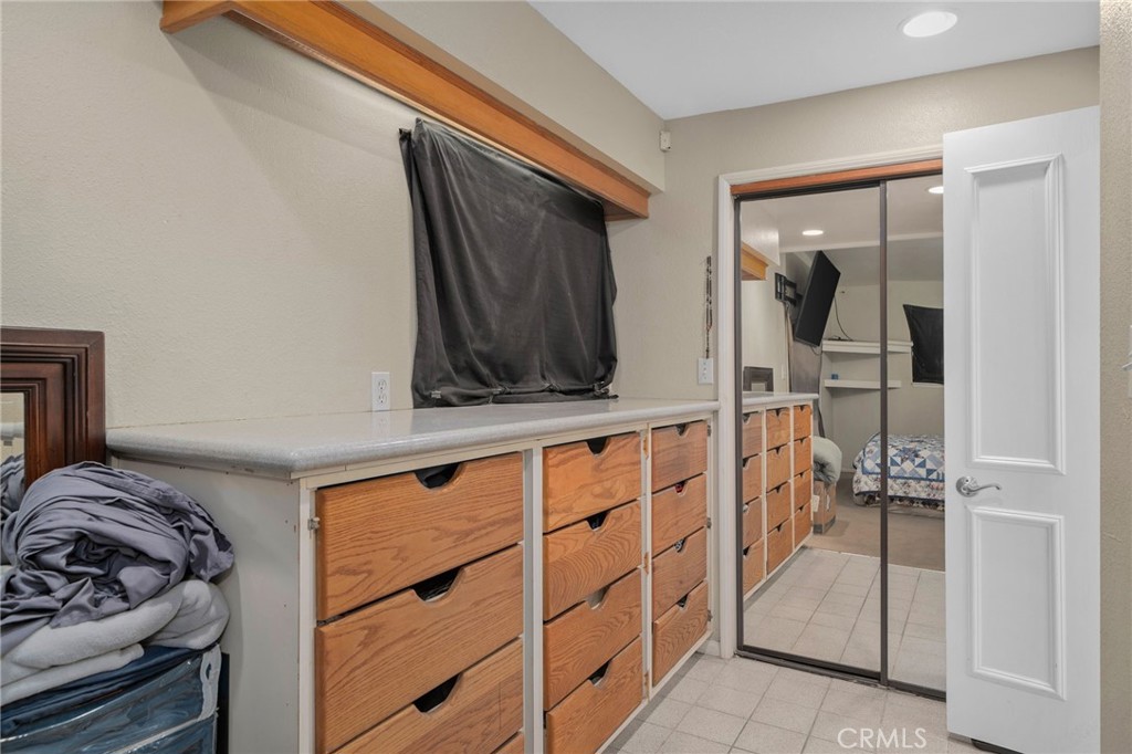 6757 Clifford Street Riverside, CA 92504 - Photo 19 of 25 a view of bedroom with bathroom