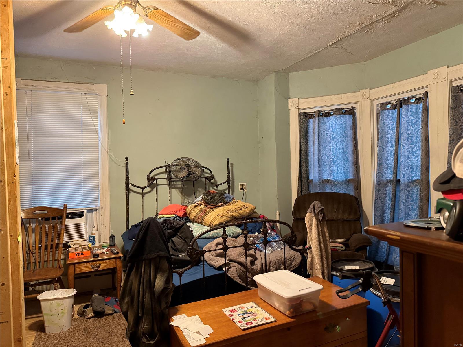 210 South 3rd Street Girard, IL 62640 - Photo 13 of 19