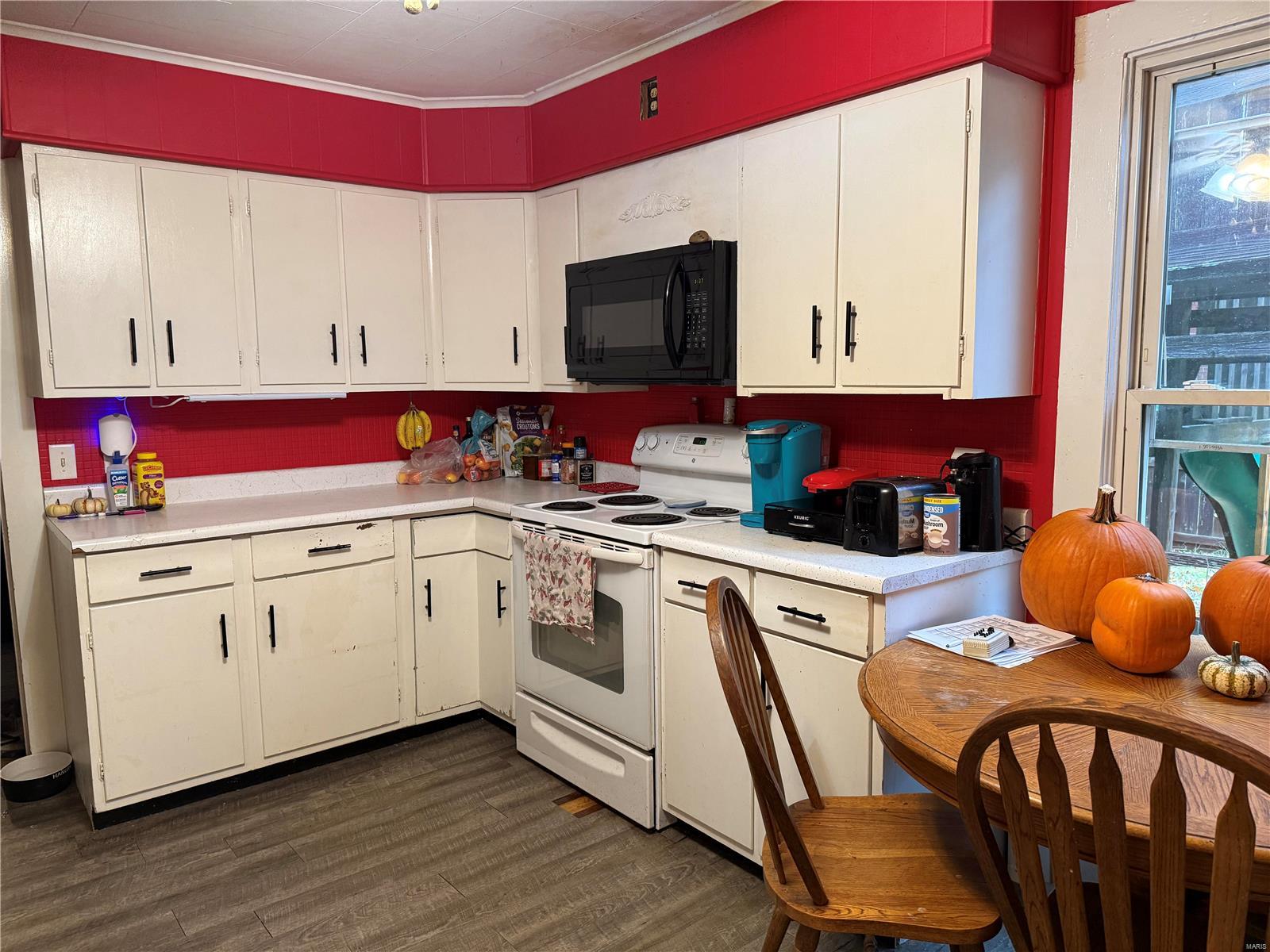 210 South 3rd Street Girard, IL 62640 - Photo 9 of 19