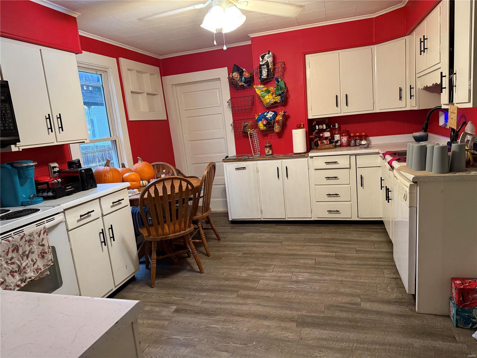 210 South 3rd Street Girard, IL 62640 - Photo 10 of 19