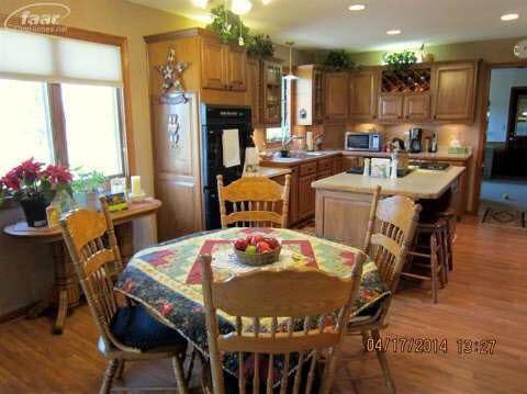 7353 East Potter Road Davison, MI 48423 - Photo 5 of 25 20397971-4.JPG