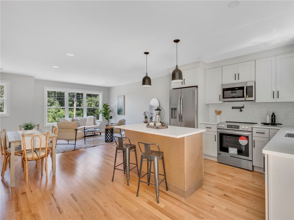 256 Point Avenue Warwick, RI 02889 - Photo 5 of 26