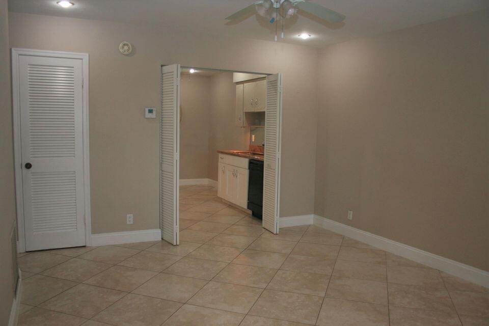 501 Northeast 17th Street Boca Raton, FL 33432 - Photo 10 of 50 501 Living Room